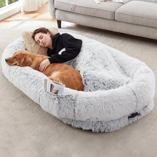 Lit pour Humain et Chien – Grand Lit 160x80x24 cm en Fausse Fourrure Lavable, Confort Orthopédique Idéal pour les Siestes et les Moments Partagés avec votre Animal