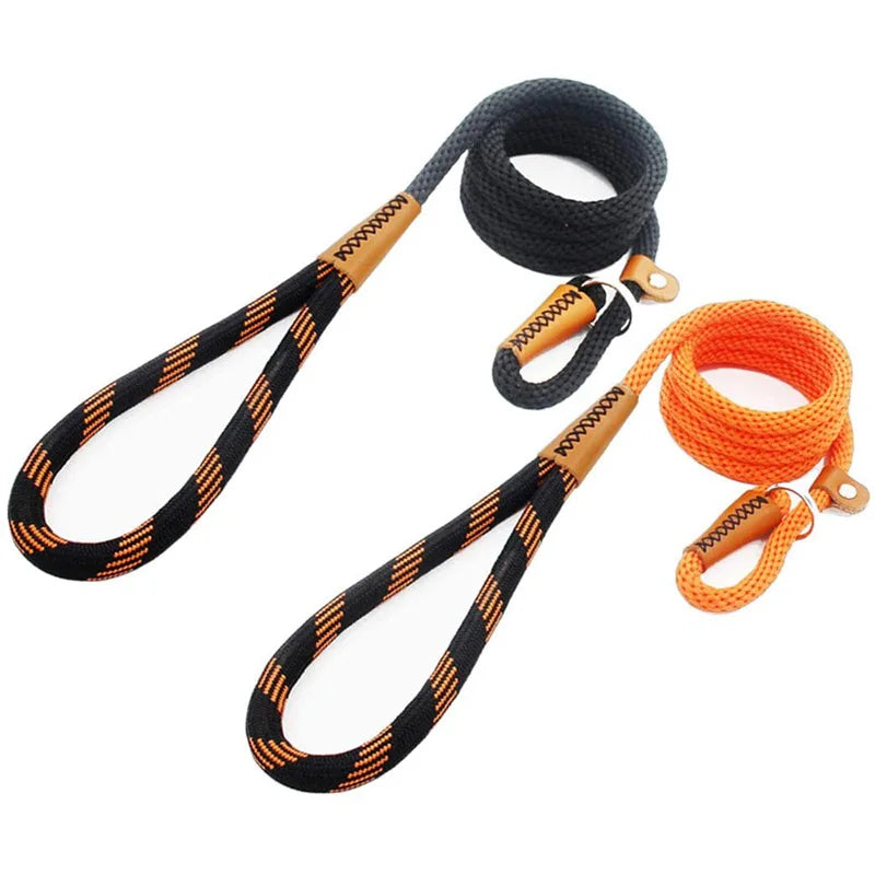 Laisse pour Chien Solide pour l’Extérieur et le Dressage – Chaîne de Traction Robuste avec Poignée Douce pour un Contrôle et une Sécurité Accrus