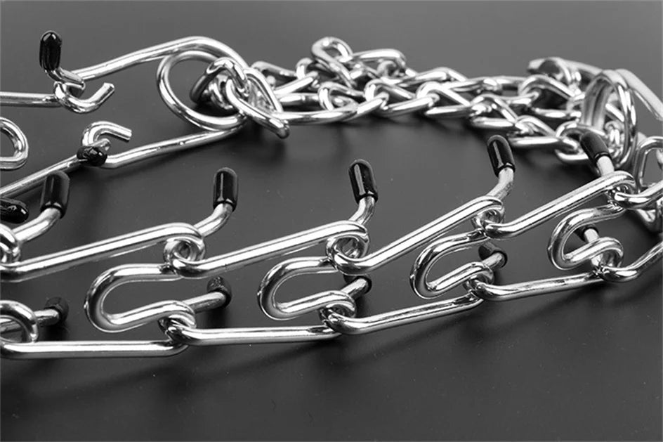 Collier de Dressage à Pointes en Métal – Anti-Traction, Ajustable, avec Embouts en Caoutchouc pour Chiens Moyens à Grands